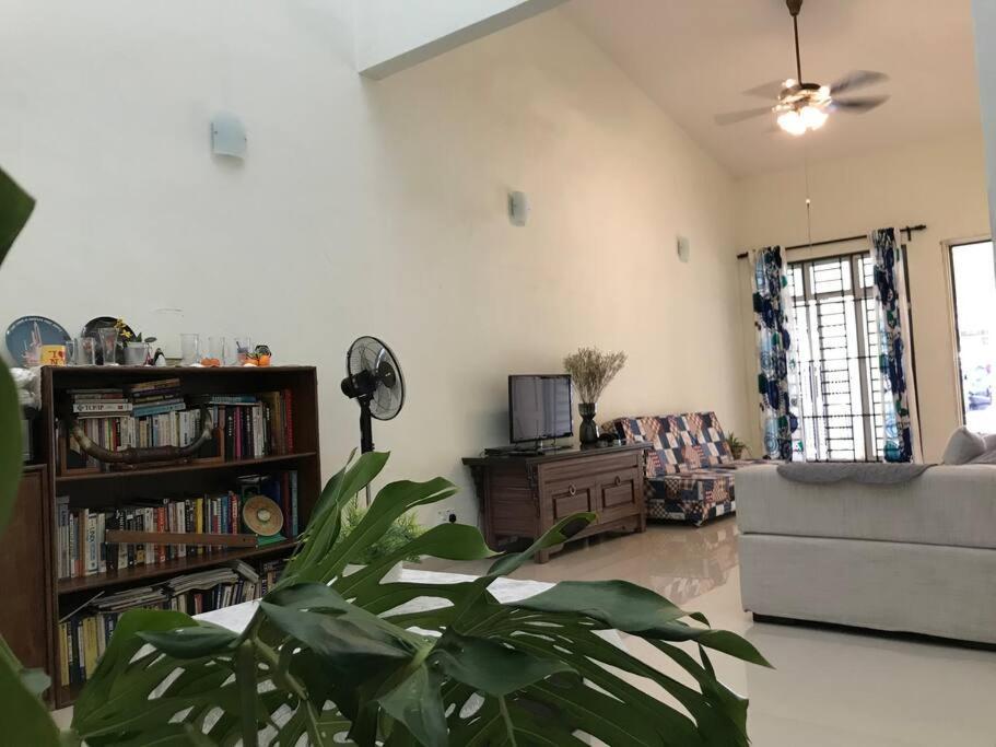 Terrace House Near Stulang Laut Ciq Midvalley Ksl For 7Pax جوهر بهرو المظهر الخارجي الصورة
