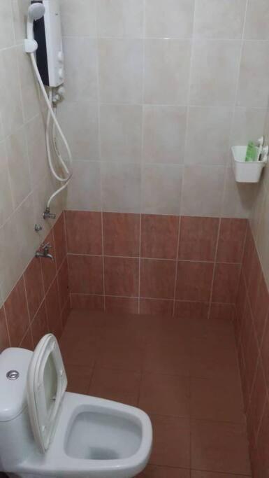 Terrace House Near Stulang Laut Ciq Midvalley Ksl For 7Pax جوهر بهرو المظهر الخارجي الصورة