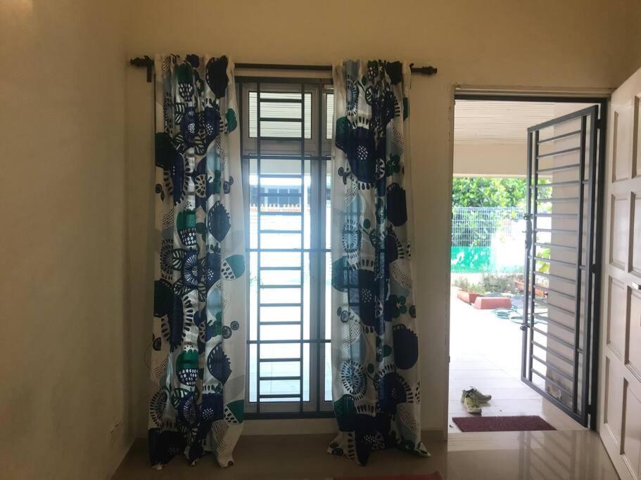 Terrace House Near Stulang Laut Ciq Midvalley Ksl For 7Pax جوهر بهرو المظهر الخارجي الصورة
