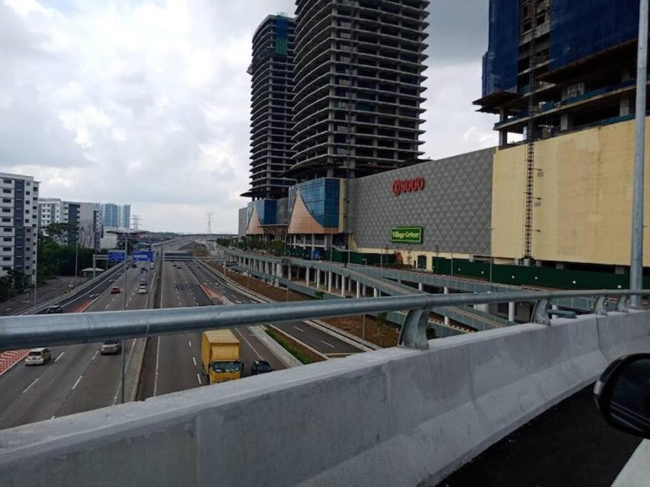 Terrace House Near Stulang Laut Ciq Midvalley Ksl For 7Pax جوهر بهرو المظهر الخارجي الصورة
