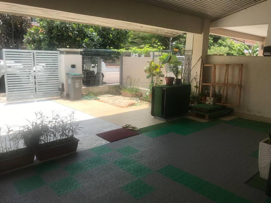 Terrace House Near Stulang Laut Ciq Midvalley Ksl For 7Pax جوهر بهرو المظهر الخارجي الصورة
