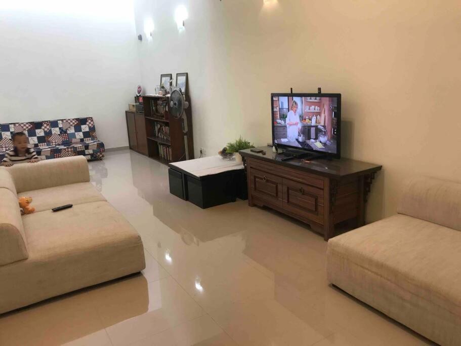 Terrace House Near Stulang Laut Ciq Midvalley Ksl For 7Pax جوهر بهرو المظهر الخارجي الصورة