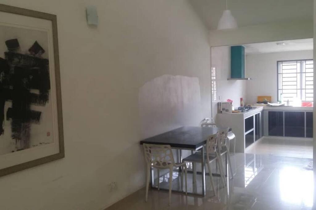 Terrace House Near Stulang Laut Ciq Midvalley Ksl For 7Pax جوهر بهرو المظهر الخارجي الصورة