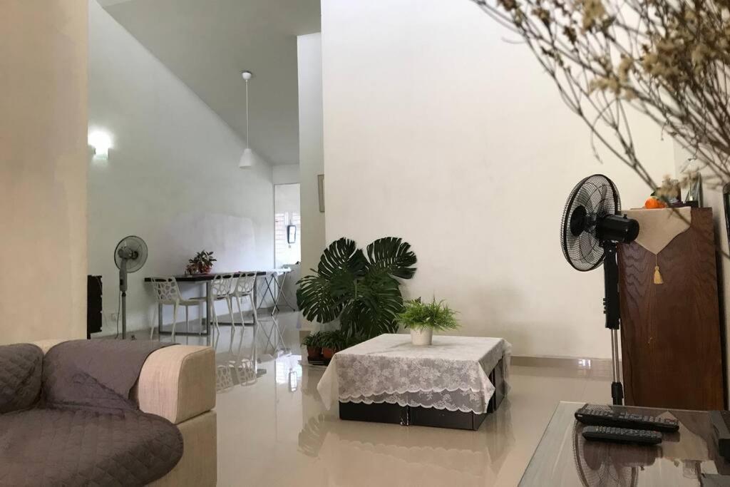 Terrace House Near Stulang Laut Ciq Midvalley Ksl For 7Pax جوهر بهرو المظهر الخارجي الصورة